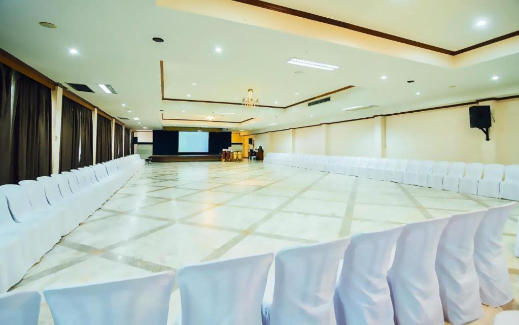 The Pine Resort Pathum Thani Luaran gambar
